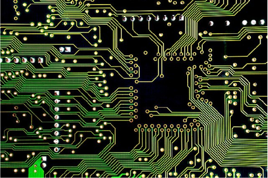 自己設(shè)計 PCB 電路板，需要學習哪些科目？